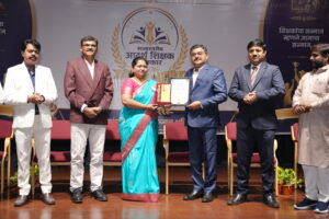 खेल, योग एवं विद्यार्थियों के सर्वांगीण विकास में उत्कृष्ट योगदान हेतु श्रीमती योगिनी अमोल कानडे राष्ट्रीय आदर्श शिक्षक पुरस्कार 2026 से सम्मानित